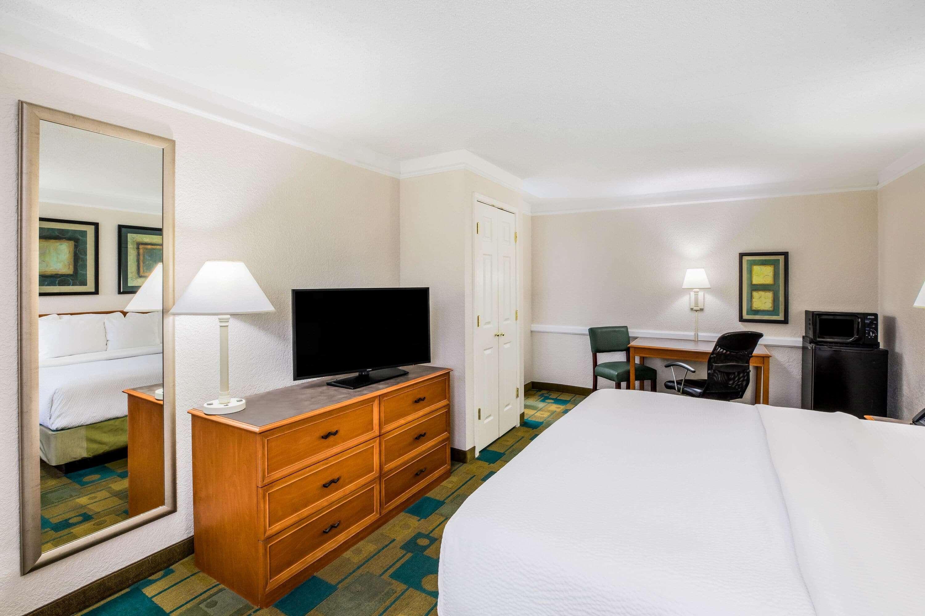 La Quinta Inn By Wyndham Лафкин Экстерьер фото